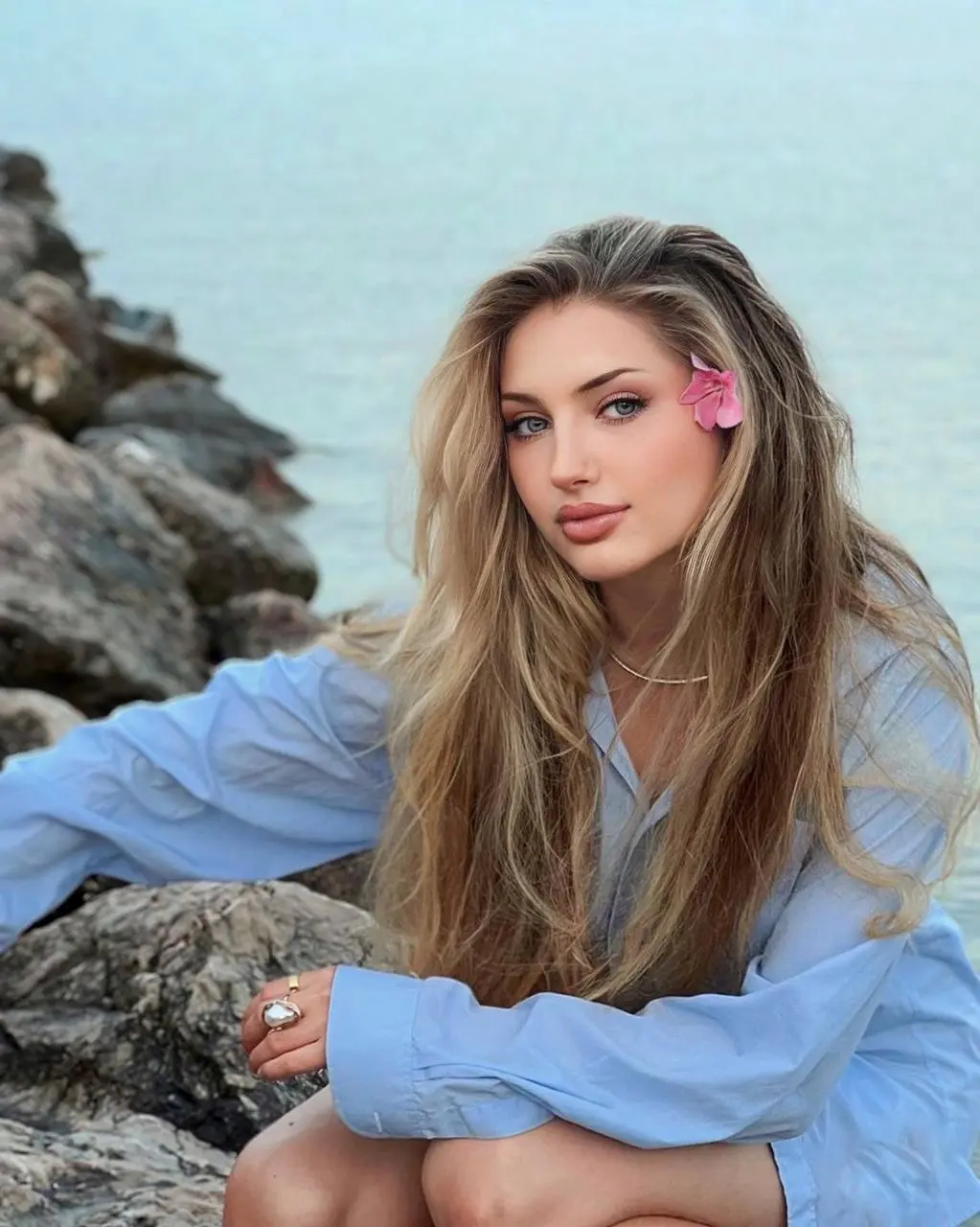Olena pages lady profile preview