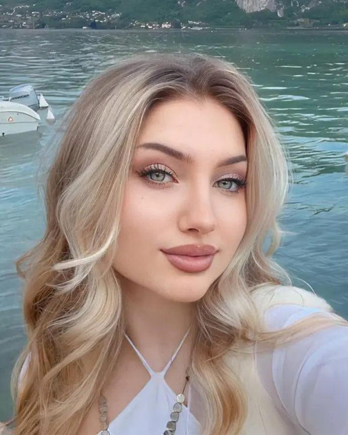 Olena pages lady profile preview