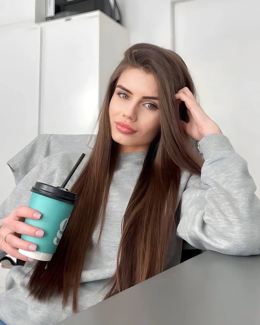 Anna russian singles club