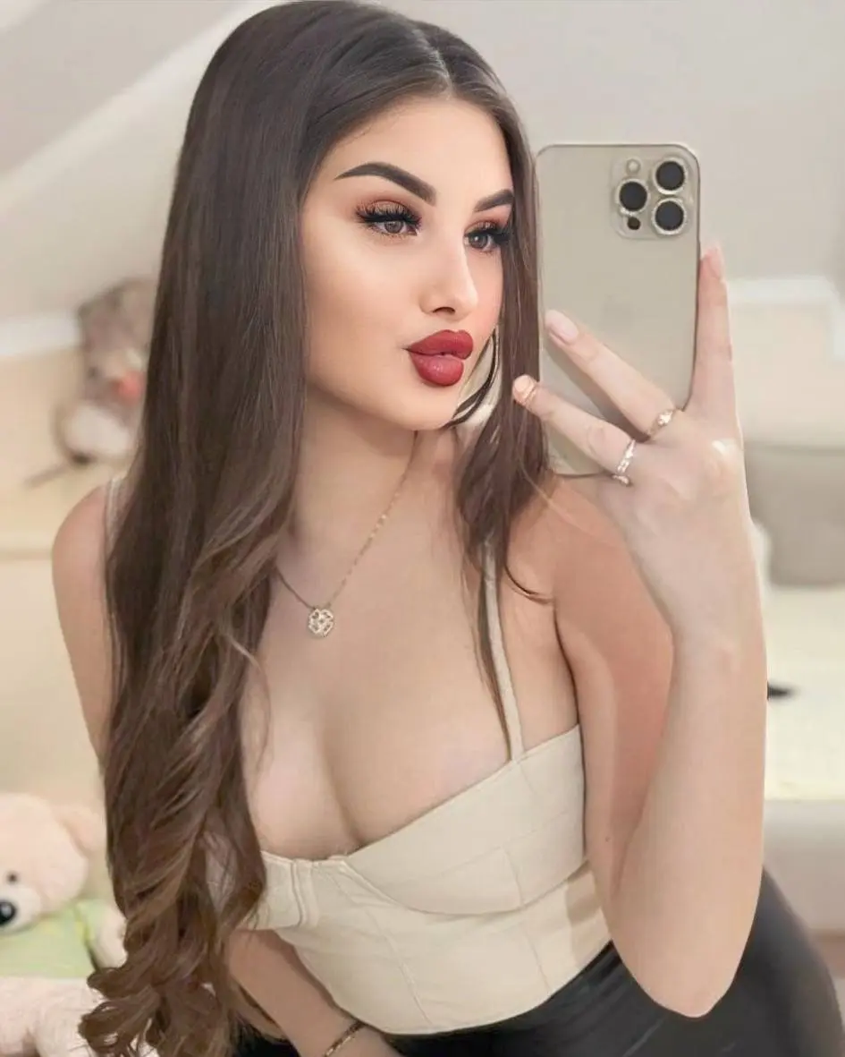 Anna pages lady profile preview