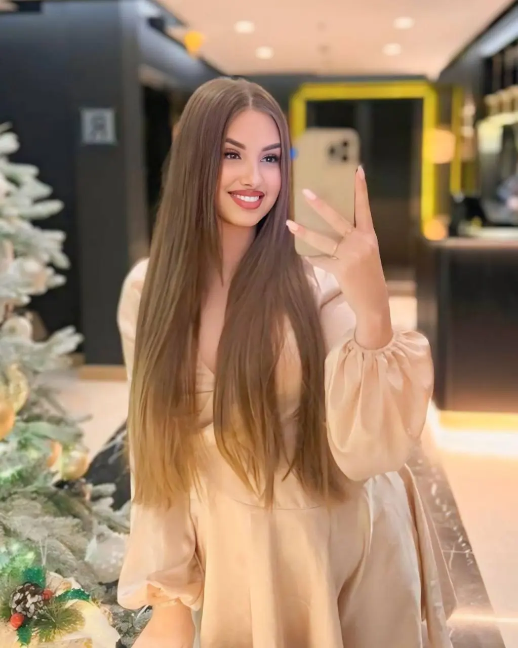 Anna pages lady profile preview