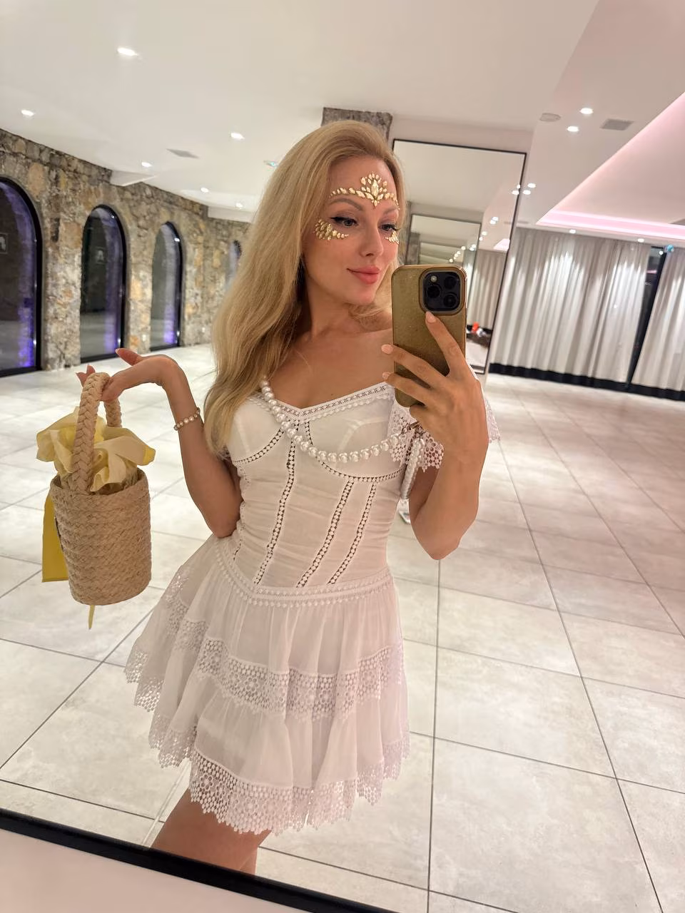 See Lady's Profile