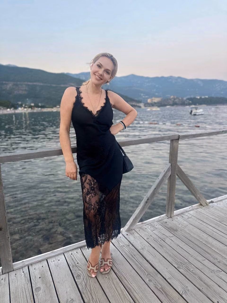 See Lady's Profile